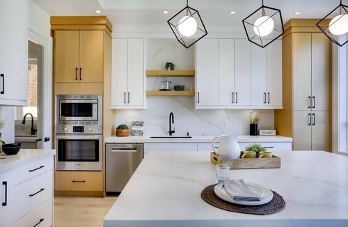 Willoughby House | Luxury Family-Friendly 4BR Home Near Langley Events & Sports