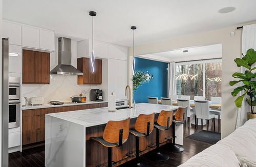 Cranston House | Luxury Haven | Pool | Hot Tub & Sauna |Outdoor BBQ