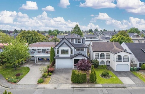 Steveston House | Luxury King suite in Richmond - Close to YVR