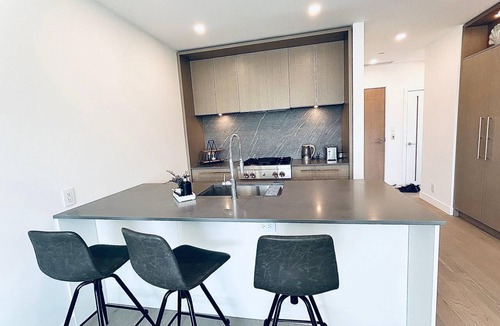 South Pandosy Condo | Luxury Lakeside Getaway. CABAN condo at Gyro Beach Park. 2 Bed (King Bed)/2 Bath