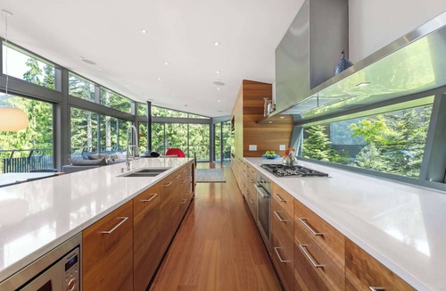 Whistler Creekside House | Luxury ski-In chalet with hot tub