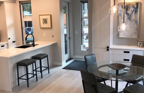 Regional District of Nanaimo House | Luxury Townhouse on Rathtrevor Beach with Pool
