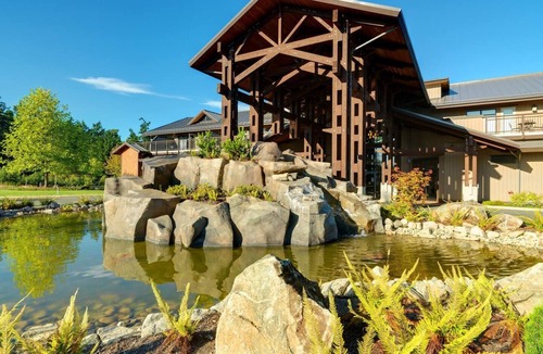 Regional District of Nanaimo House | Luxury Townhouse on Rathtrevor Beach with Pool