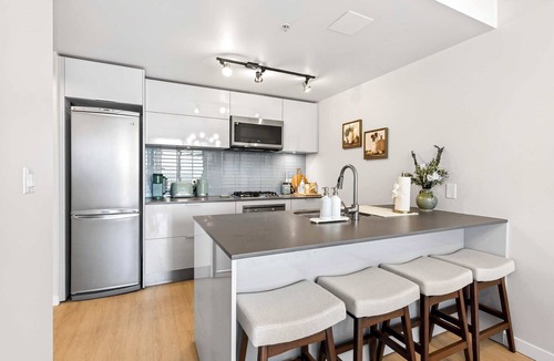 Gastown Condo | Luxury Vancouver Condo, Stunning City & Water Views