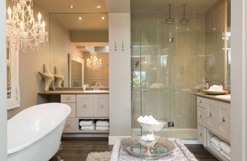 Kelowna Central Business District Hotel | Luxury Waterfront Penthouse -Downtown Kelowna!