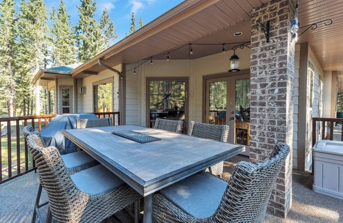 Markerville Villa | Luxury "west country" cottage retreat the woods