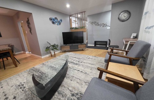 Jasper Place House | Maple Heaven Retreat near West Edmonton Mall