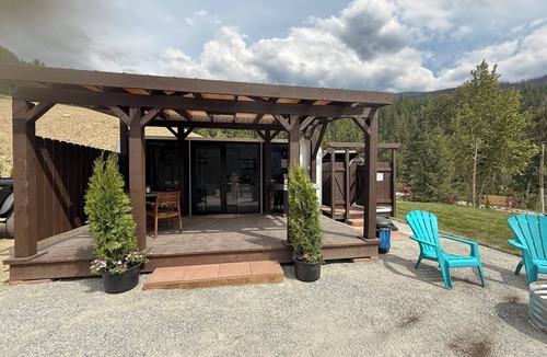 Sicamous Hotel | Mara Lake RV Park & Campground