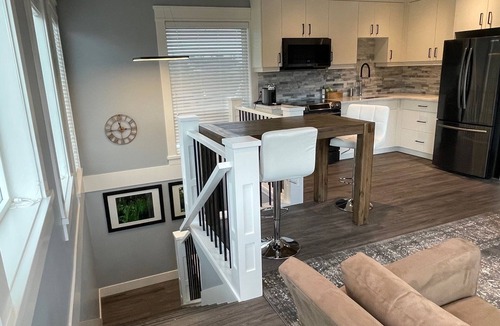 Mill Bay Apartment | Mill Bay Retreat