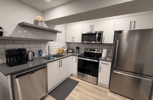 Leduc House | Modern 1Bedroom Stylish Private Basement Suite