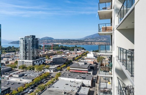 Downtown Kelowna Apartment | Modern 2BR Condo in Downtown Kelowna
