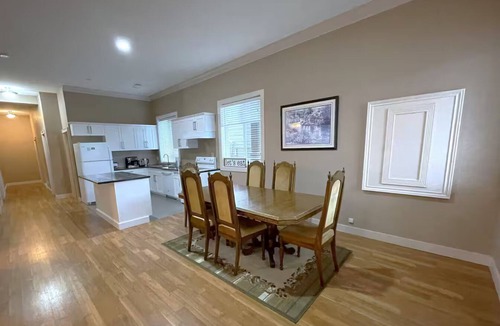 Southwest Mission House | Modern 2BR Walk-Out Suite | 2 Baths | UpperMission