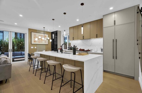 Kerrisdale House | Modern 4BR Home Steps from VanDusen & Queen Elizabeth Park