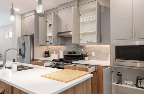 North Central Edmonton House | Modern 5BR Home Near Rogers Place & NAIT