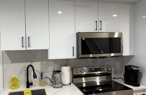 Northeast Edmonton House | Modern and Luxurious 2-Bedroom Suite