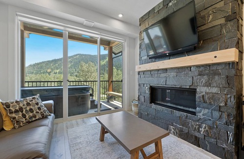 Sun Peaks Condo | Modern and Stylish Condo with Mountain Views