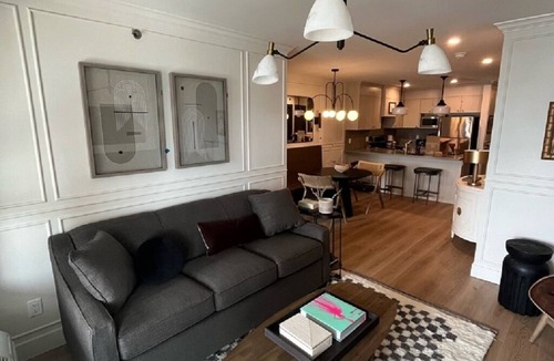 North End Condo | Modern Condo in Downtown Kelowna-HE426