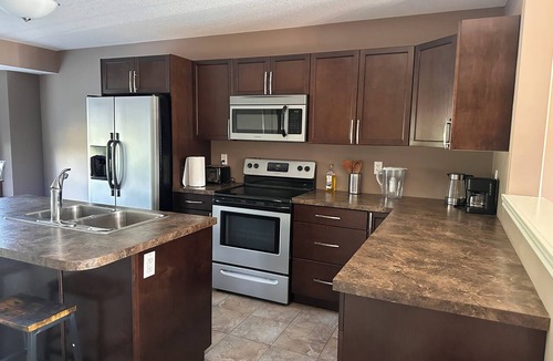 Farmington House | Modern Duplex with 3 bedroom