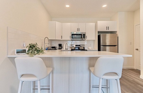 North Central Edmonton House | Modern entire stylish 3 bedroom home in downtown Edmonton.