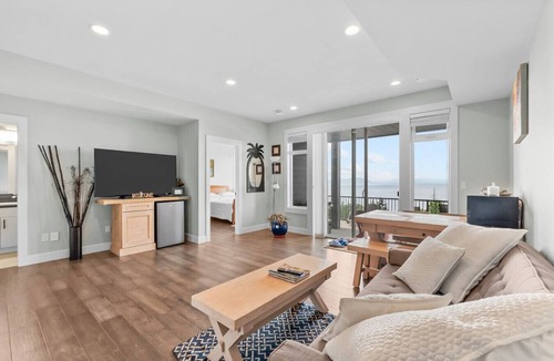 Regional District of Nanaimo House | Modern Oceanview 2BR Suite with Patio & Private Entry Nanaimo Retreat