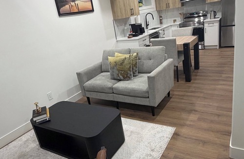 Division No. 11 House | Modern | Quiet | Cozy 2BR Retreat in Fenwyck Spruce Grove