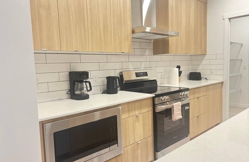 Northwest Edmonton House | Modern Stay Minutes from West Edmonton Mall
