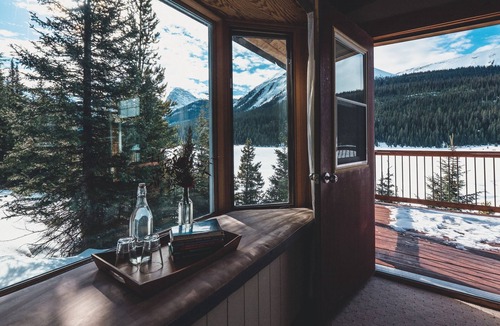 Spray Valley Provincial Park Hotel | Mount Engadine Lodge