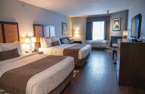 Canmore Hotel | Mountain Getaway with Free Breakfast