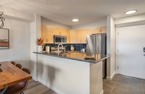 Invermere Apartment | Mountain Modern | Pool | Hot Tub | Gym | Wii