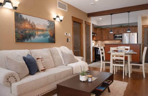 East Kootenay Apartment | Mountain Retreat at Radium Hot Springs. Hot tub, Family friendly!