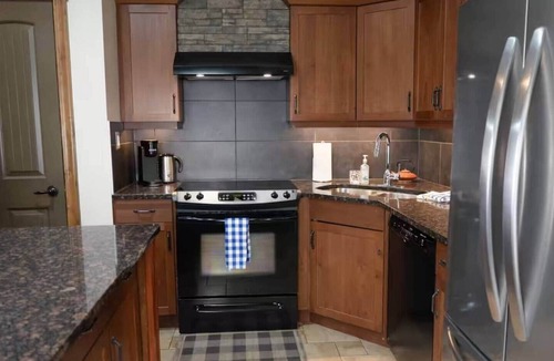 East Kootenay Apartment | Mountain Retreat at Radium Hot Springs. Hot tub, Family friendly!