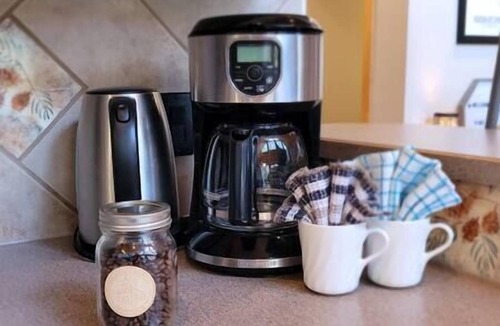 Radium Hot Springs House | Mountain Views/Pool Table/Sauna