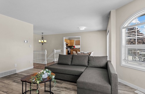 Wilden House | Mountain Views and Private Pool, Kelowna