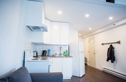 Whistler Creekside Apartment | Mountainside 1BRM & Loft : Sleeps 4 ,Free Parking, Near Lakes, Restaurants & Shops!