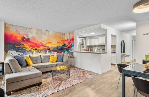 Beltline Apartment | Mural Oasis w Sunroom, Parking, near Stampede