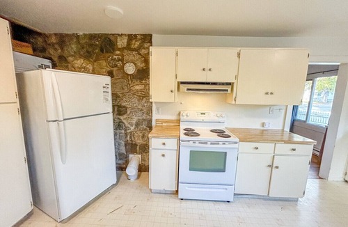 Okanagan-Similkameen Apartment | Naramata Red Cottage