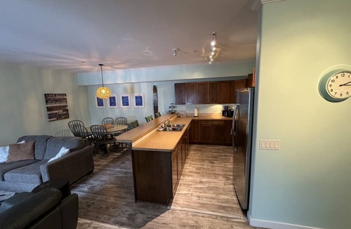 Sicamous Condo | Narrows Condo - Unit A201
