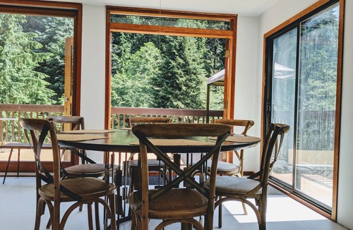 Lynn Valley House | Nature Lovers Paradise 3-bedroom house in North Vancouver welcomes your stay