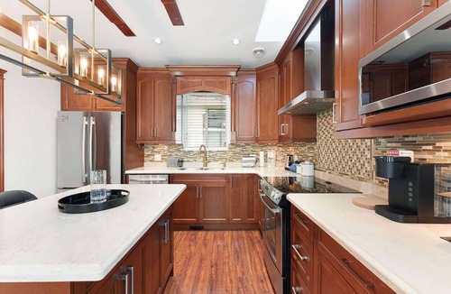 Fraserview House | Near DT Vancouver | 3 Beds | 12min to YVR