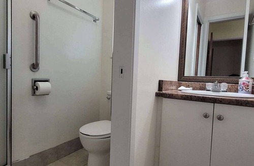Richmond City Centre House | Near YVR&Metro&CFRC 2nd Floor Seperate Entrance 3Bedrooms&2Bathrooms Cozy Home