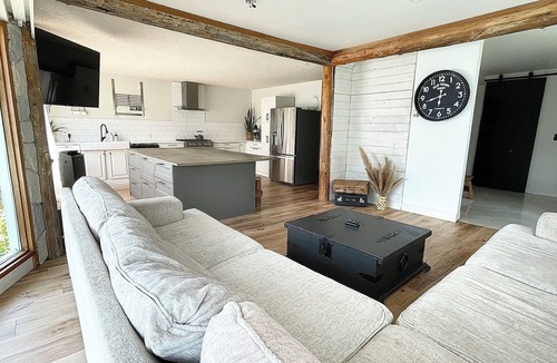 Nelson House | Nelson Lake House