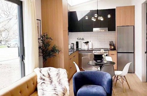 Kitsilano House | New Build 3 Brms Kitslano Retreat (air-conditioned)