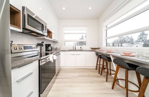 Southside House | ☆NEW☆Chic Modern 3BDRM☆Central☆WiFi☆Netflix✔Clean!