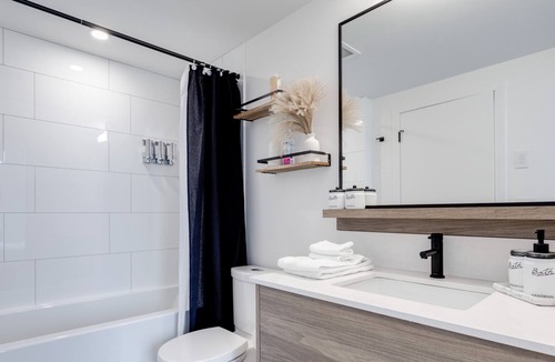Kelowna Central Business District Apartment | New High-rise Condo | DT Kelowna | Beautiful Views