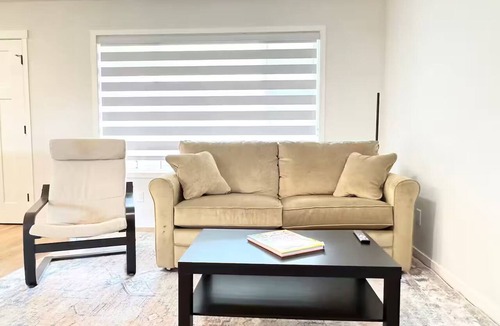 Cochrane House | New Home/Quick HWY Access | Quiet Community