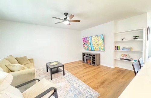 Cochrane House | New Home/Quick HWY Access | Quiet Community