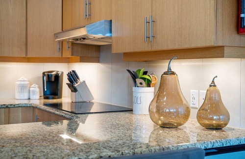 Sicamous Condo | NEW Large Lakefront condo with boat slip. pool, gym *Lakeview and large balcony*