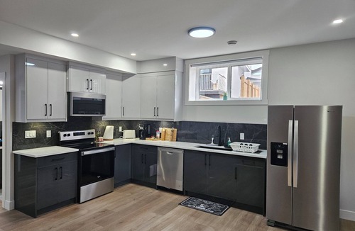 Northwest Calgary Apartment | New Modern Suite in Calgary NW