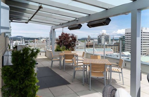 Downtown Victoria Apartment | New! Ocean and Mountain View King Suite