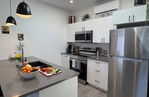 Central Okanagan House | New Private Retreat Near Lakes, Wineries, Trails, Golf & Ski Resorts
